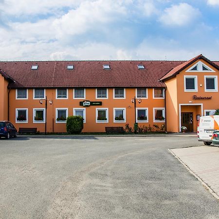 Hotel U Jezera Velky Osek Exterior foto