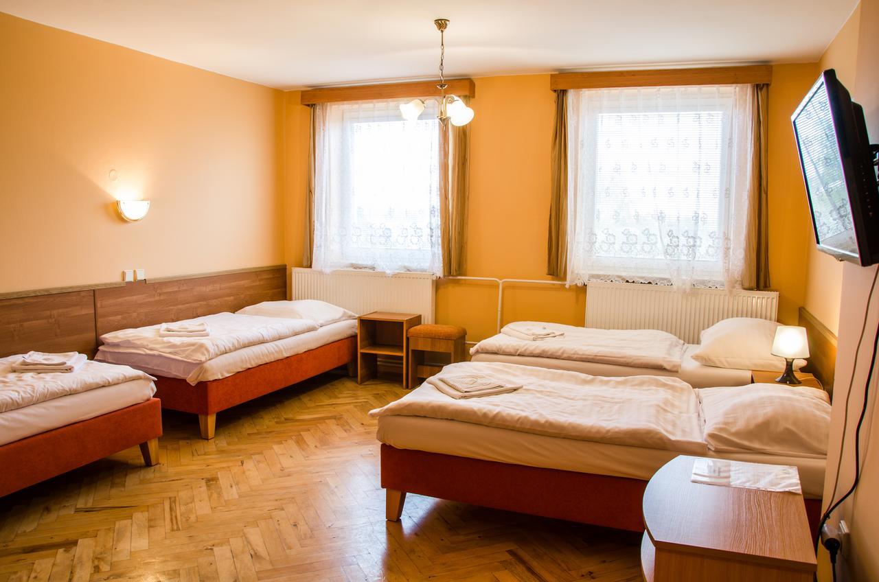 Hotel U Jezera Velky Osek Exterior foto