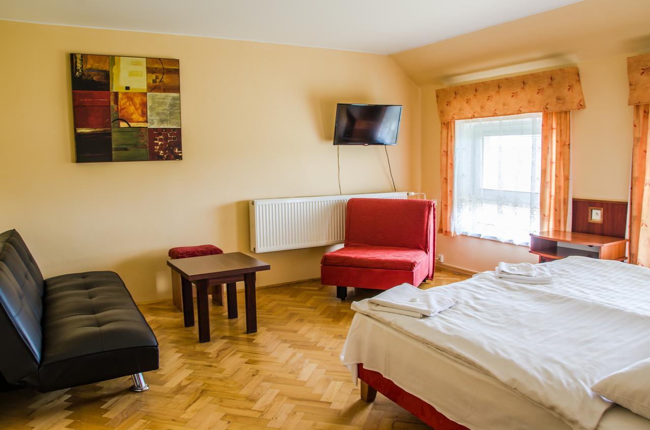 Hotel U Jezera Velky Osek Exterior foto